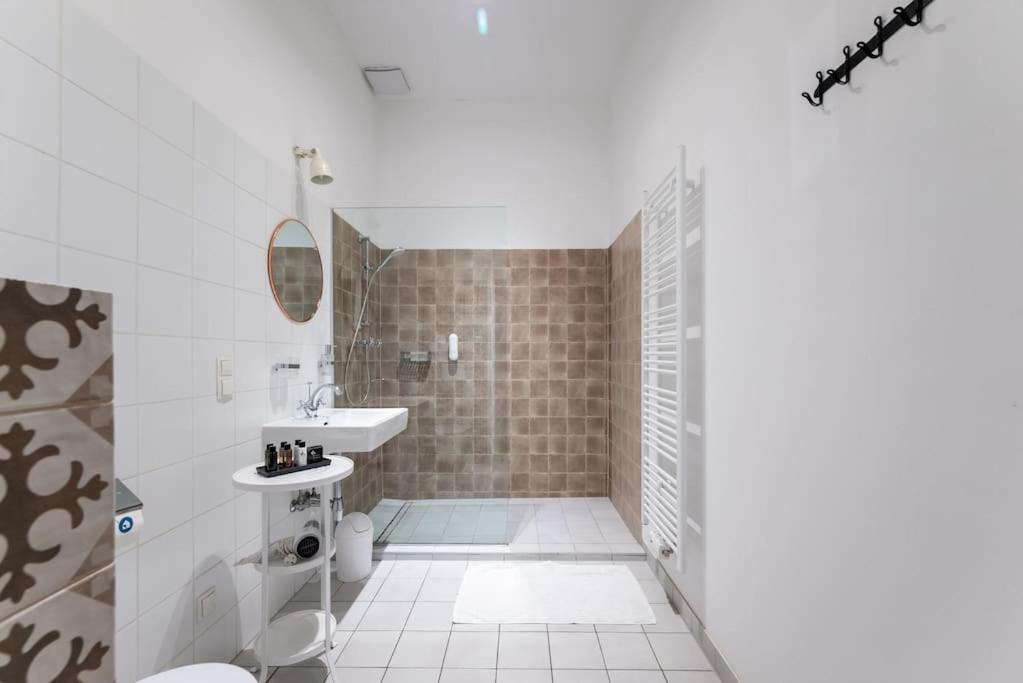 Sleek 1Br Flat Near Center By Hm Apartment Vienna Exterior photo