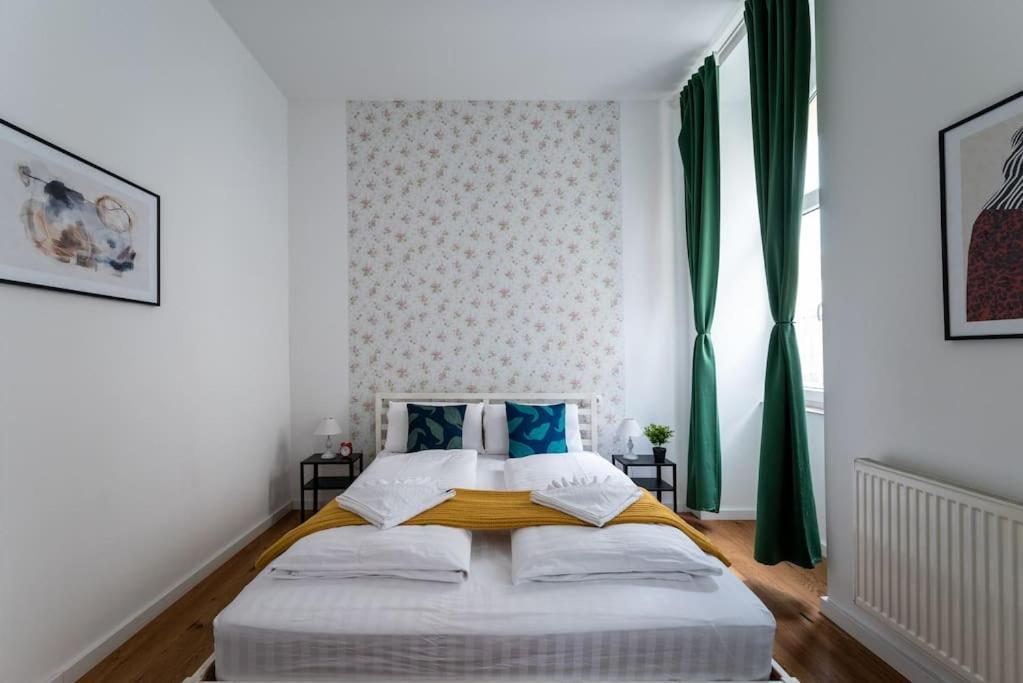 Sleek 1Br Flat Near Center By Hm Apartment Vienna Exterior photo