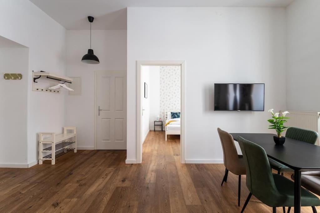 Sleek 1Br Flat Near Center By Hm Apartment Vienna Exterior photo